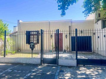 CASA 3 AMBIENTES JARDIN QUINCHO PARRILLA