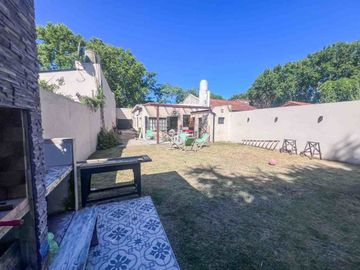 CASA 3 AMBIENTES JARDIN QUINCHO PARRILLA