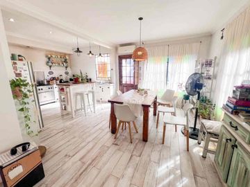 CASA 3 AMBIENTES JARDIN QUINCHO PARRILLA