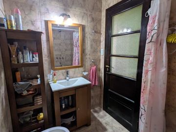 Venta 2 Dptos. cochera Vicente López 265 m2