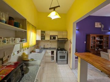 Venta 2 Dptos. cochera Vicente López 265 m2