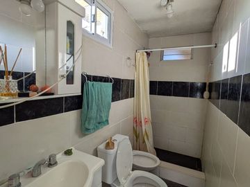 Venta 2 Dptos. cochera Vicente López 265 m2