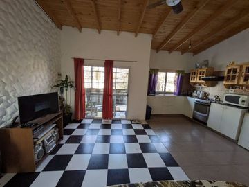 Venta 2 Dptos. cochera Vicente López 265 m2
