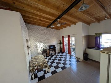 Venta 2 Dptos. cochera Vicente López 265 m2
