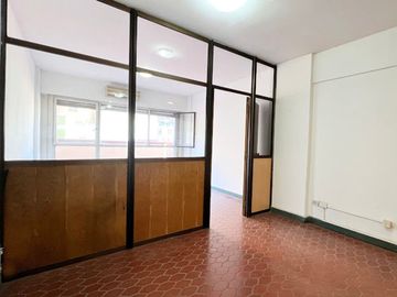 ALQUILER DE OFICINA SOBRE AV BELGRANO