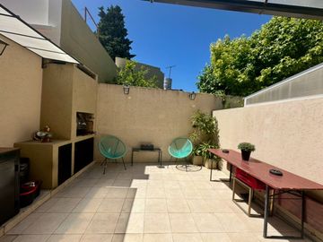 VENTA TRIPLEX 4 AMBIENTES APTO CREDITO- OLIVOS