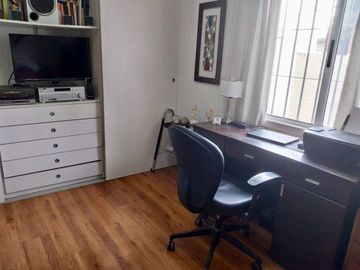 VENTA TRIPLEX 4 AMBIENTES APTO CREDITO- OLIVOS