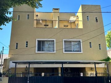 VENTA TRIPLEX 4 AMBIENTES APTO CREDITO- OLIVOS