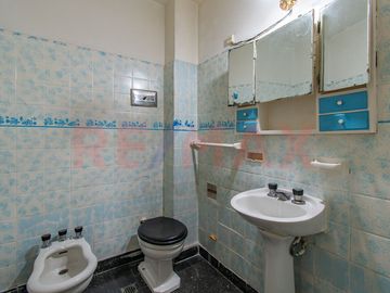 Venta 2 deptos 3 y 2 amb Pza Misericordia, Flores