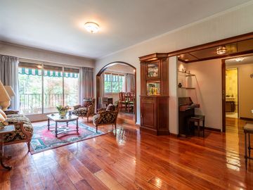Venta 2 deptos 3 y 2 amb Pza Misericordia, Flores