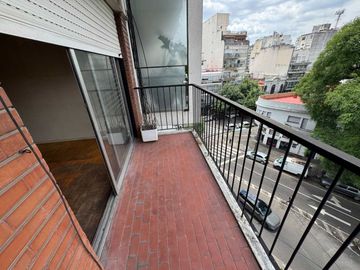 VENTA 2 AMBIENTES CON BALCON CORRIDO VILLA CRESPO