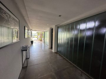 ALQUILER OFICINA al frente c/3 cocheras San Isidro