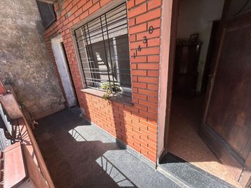 Casa 4 ambientes Venta Gerli Multifamiliar c/Patio