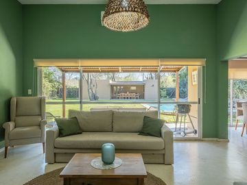 Alquiler de casa amoblada 3 amb en Bo.Zorzal Pilar