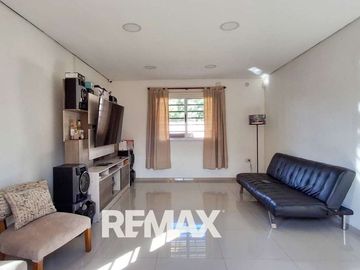 Venta casa 3 dorm. jardin 3 coch derqui pilar.