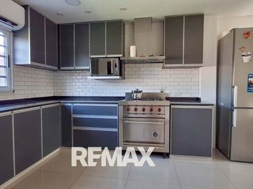 Venta casa 3 dorm. jardin 3 coch derqui pilar.