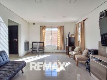 Venta casa 3 dorm. jardin 3 coch derqui pilar.