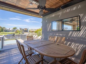 VENTA CASA EN ALBANUEVA CON AMARRA 5 AMB.
