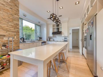 VENTA CASA EN ALBANUEVA CON AMARRA 5 AMB.