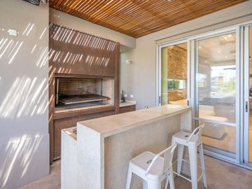 VENTA CASA EN ALBANUEVA CON AMARRA 5 AMB.