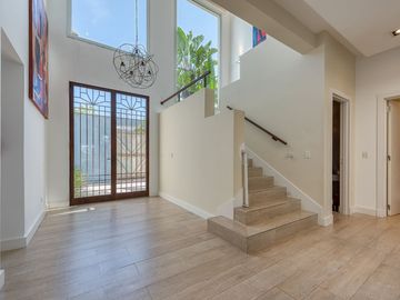 VENTA CASA EN ALBANUEVA CON AMARRA 5 AMB.