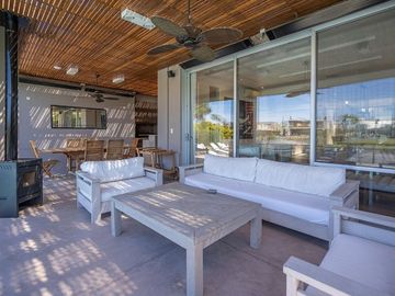 VENTA CASA EN ALBANUEVA CON AMARRA 5 AMB.