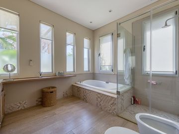 VENTA CASA EN ALBANUEVA CON AMARRA 5 AMB.