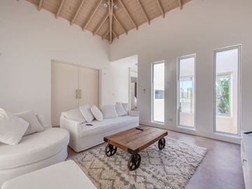 VENTA CASA EN ALBANUEVA CON AMARRA 5 AMB.