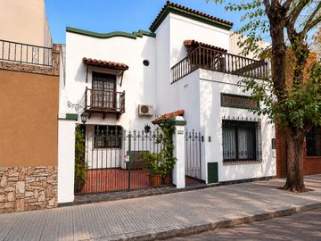 Venta hermosa casa en el Flores
