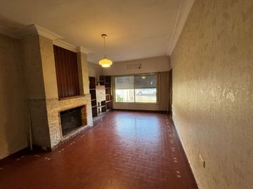 ALQUILER COMERCIAL CASA CENTRO DE PILAR