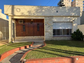 ALQUILER COMERCIAL CASA CENTRO DE PILAR