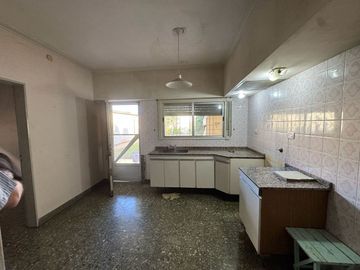 ALQUILER COMERCIAL CASA CENTRO DE PILAR