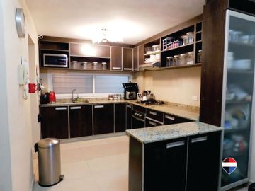 Depto. 4 ambientes en venta en Palermo con cochera