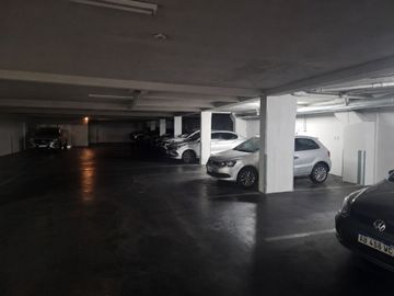 COCHERA FIJA CUBIERTA EN VENTA EN VILLA URQUIZA