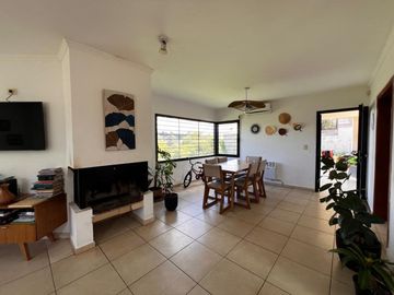 Casa 3 dormitorios en Villa del Lago. Carlos Paz