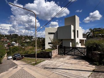 Casa 3 dormitorios en Villa del Lago. Carlos Paz
