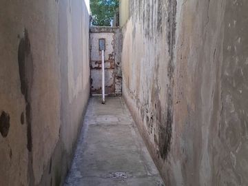 VENTA CASA 2 DORMITORIOS FISHERTON A RECICLAR