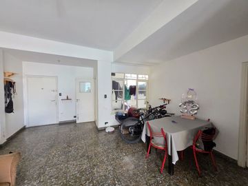 VENTA DEPTO 4 AMB FLORES MUY LUMINOSO - APTO CRÉD