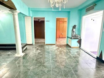 VENTA DE CASA 1000 M2 EN MONSERRAT OPORTUNIDAD