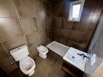 VENTA 2 AMB BALCON TERRAZA ESTRENAR ADROGUE CENTRO