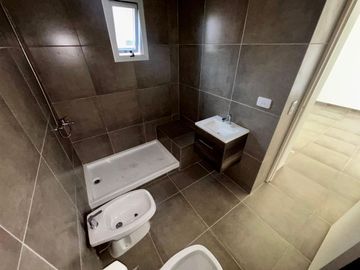 VENTA 2 AMB BALCON TERRAZA ESTRENAR ADROGUE CENTRO
