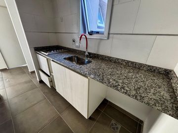 VENTA 2 AMB BALCON TERRAZA ESTRENAR ADROGUE CENTRO