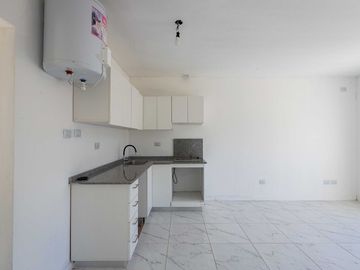 PH 2 AMBIENTES CON JARDIN  MALVINAS GREEN