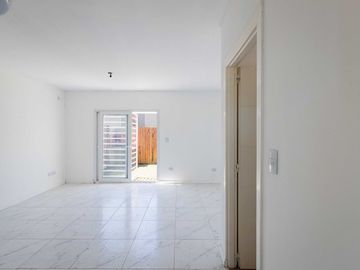 PH 2 AMBIENTES CON JARDIN  MALVINAS GREEN