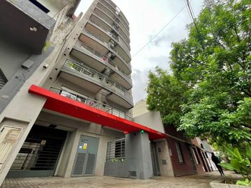 DEPARTAMENTO 2 AMBIENTES VENTA CASEROS CENTRO