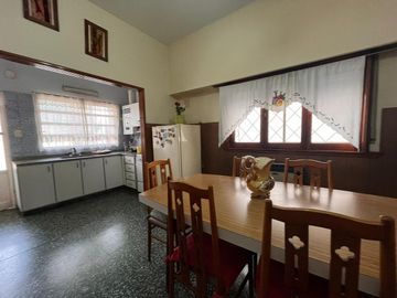 VENTA CASA EN BLOQUE-VALENTIN ALSINA