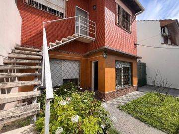 VENTA CASA EN BLOQUE-VALENTIN ALSINA
