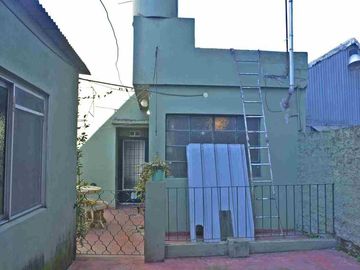 VENTA CASA 3 AMB C/ COCHERA Y PATIO - V. ALSINA