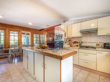 Venta de casa en exclusivo condomino