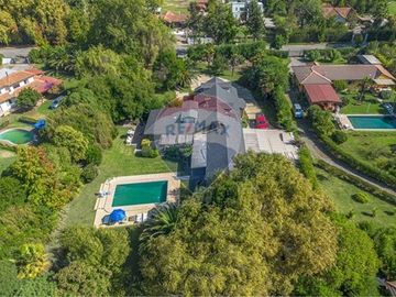 Venta de casa en exclusivo condomino